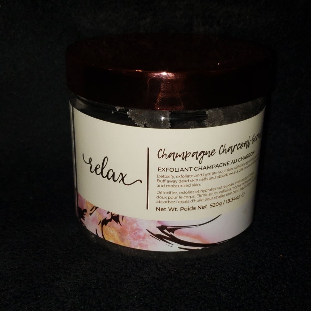 Manna Kadar champagne charcoal scrub